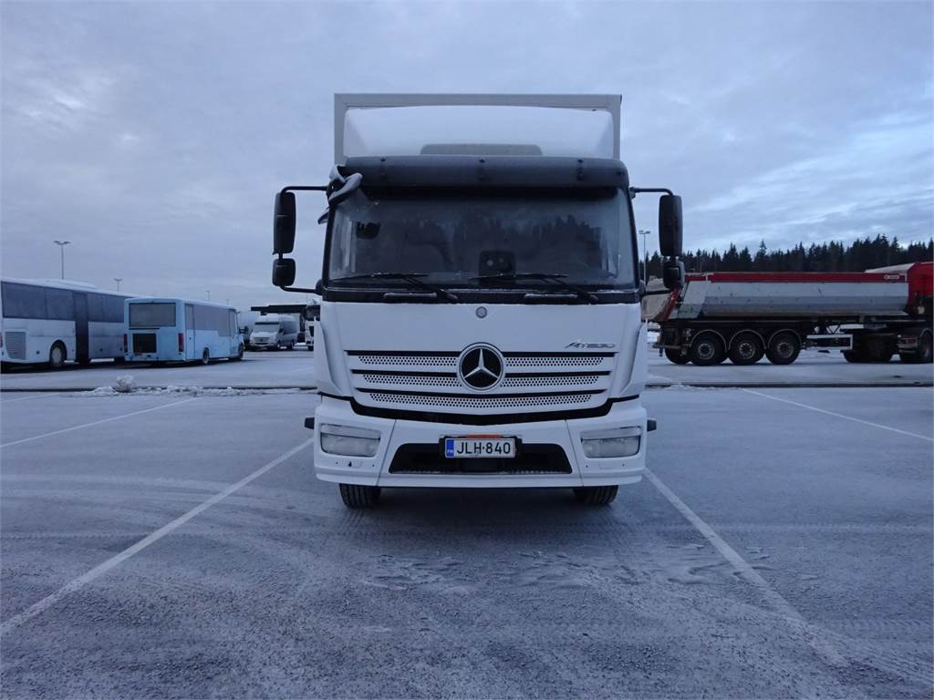 Mercedes-Benz Atego 1524L KSA-kori + PL - Camião furgão: foto 2 Mercedes-Benz Atego 1524L KSA-kori + PL - Camião furgão: foto 2