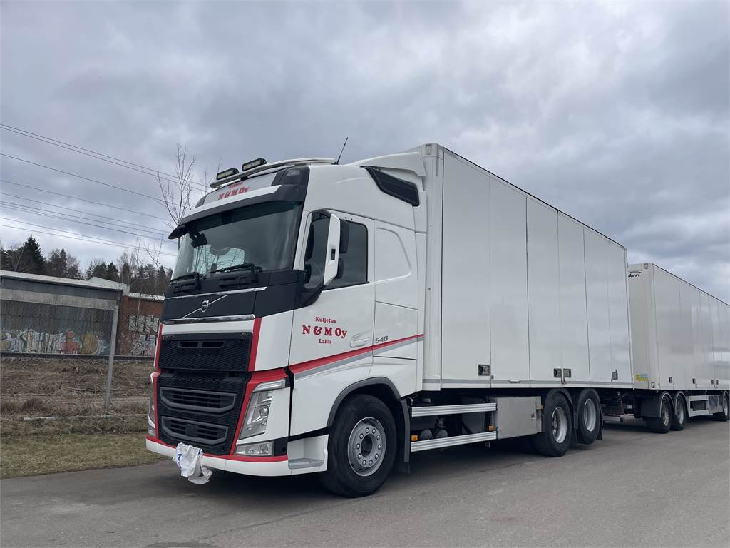 Volvo FH - Camião furgão: foto 1 Volvo FH - Camião furgão: foto 1