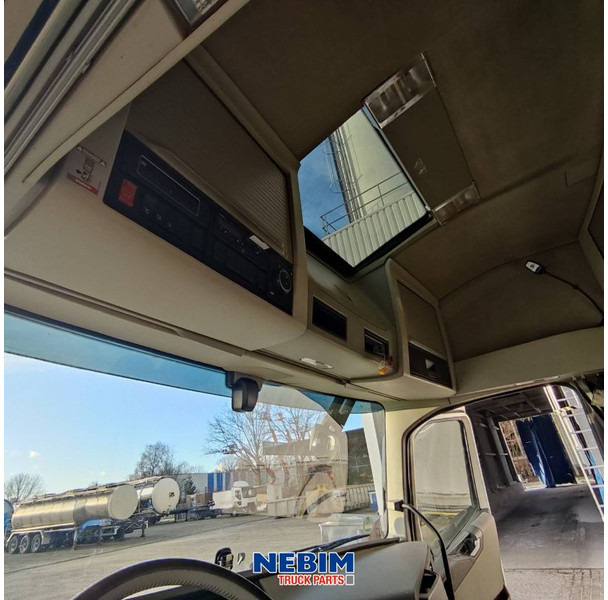 Peça de reposição para Camião Volvo Volvo - 85135364 - Cabine FH4 Globetrotter: foto 17