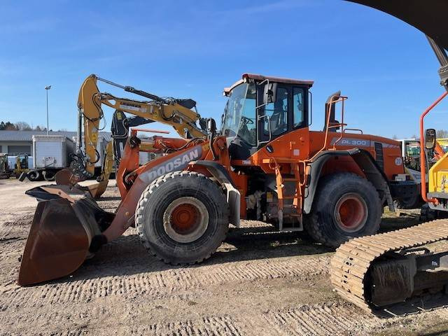 Doosan DL 300-3 (12005349) - Pá carregadora de rodas: foto 1 Doosan DL 300-3 (12005349) - Pá carregadora de rodas: foto 1