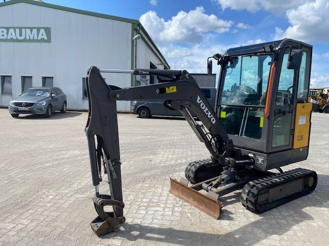 Volvo EC 20 E MIETE / RENTAL (12001275) - Mini escavadeira: foto 1 Volvo EC 20 E MIETE / RENTAL (12001275) - Mini escavadeira: foto 1