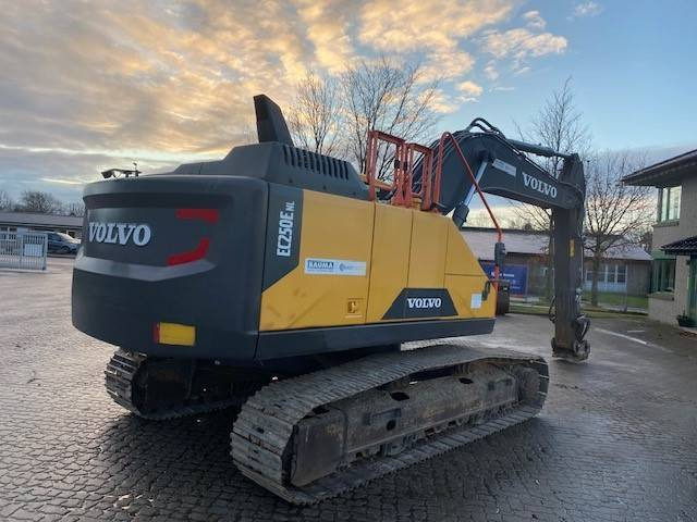 Volvo EC 250 E NL MIETE / RENTAL (12001054) - Escavadora de rastos: foto 5 Volvo EC 250 E NL MIETE / RENTAL (12001054) - Escavadora de rastos: foto 5