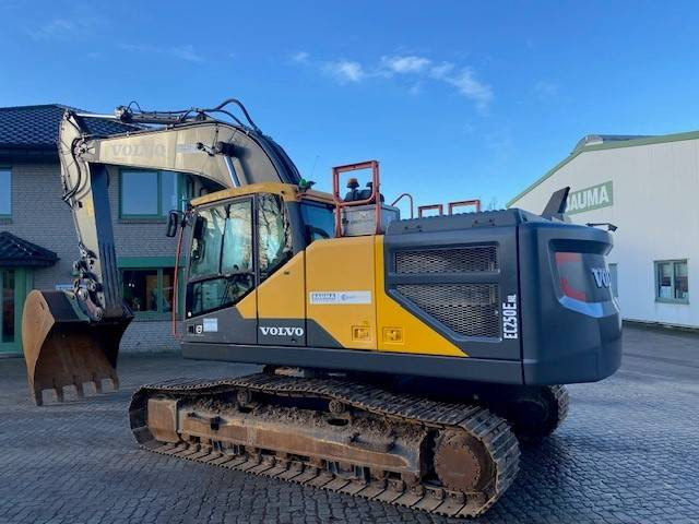 Volvo EC 250 E NL MIETE / RENTAL (12001056) - Escavadora de rastos: foto 2 Volvo EC 250 E NL MIETE / RENTAL (12001056) - Escavadora de rastos: foto 2
