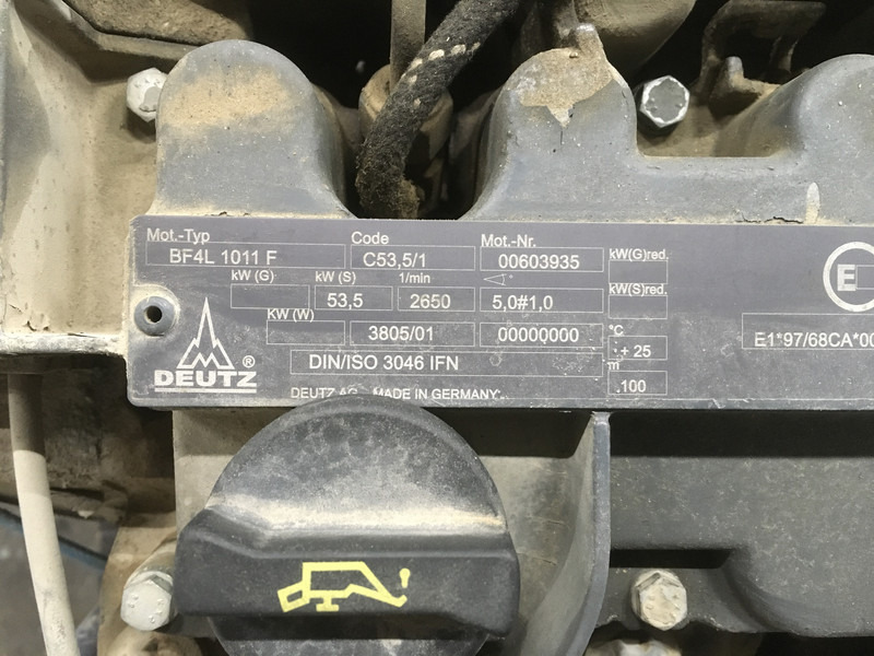 Máquina de construção Deutz BF4L1011F FOR PARTS: foto 6