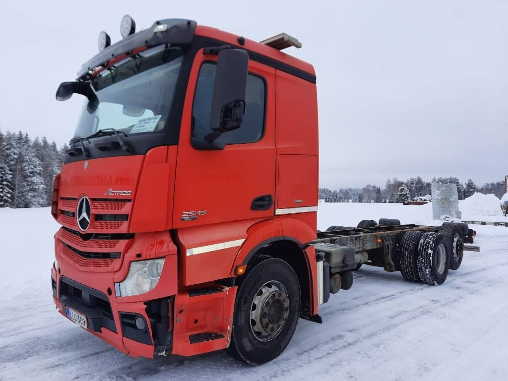 Mercedes-Benz Actros 2545 - Camião chassi: foto 1 Mercedes-Benz Actros 2545 - Camião chassi: foto 1