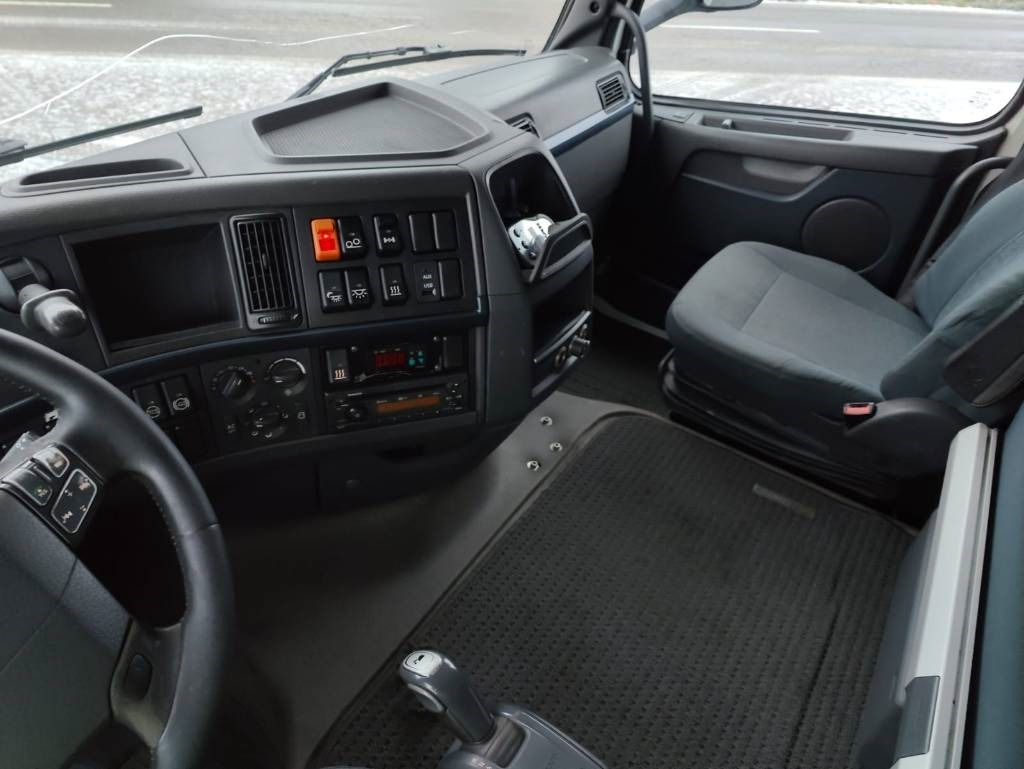 Camião furgão Volvo FH 13: foto 9