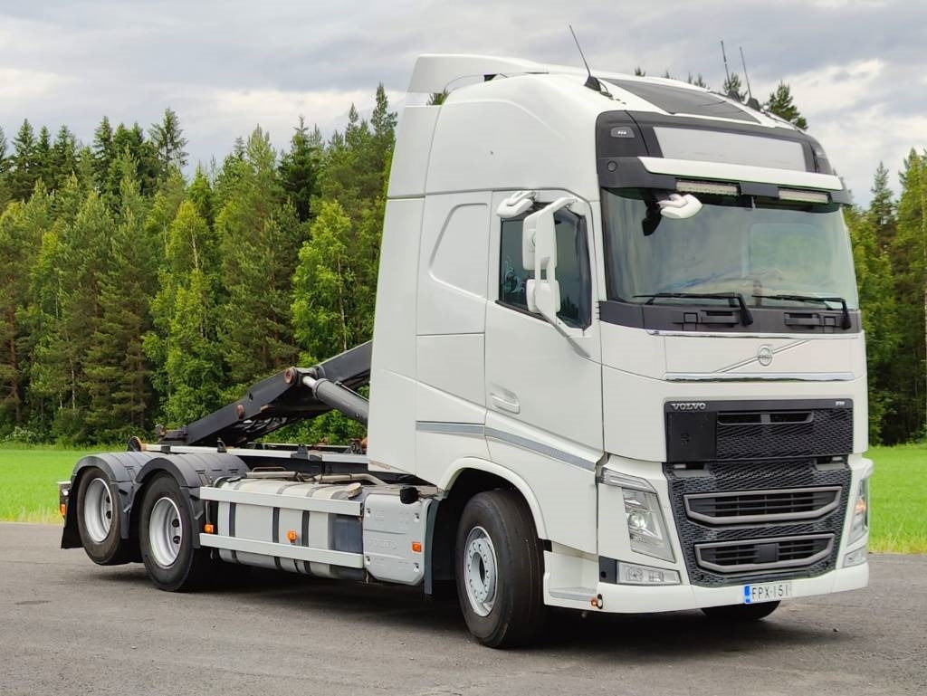 Volvo FH 540 - Camião polibenne: foto 2 Volvo FH 540 - Camião polibenne: foto 2