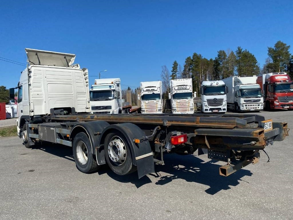 Volvo FM 13 - Camião transportador de contêineres/ Caixa móvel: foto 3 Volvo FM 13 - Camião transportador de contêineres/ Caixa móvel: foto 3
