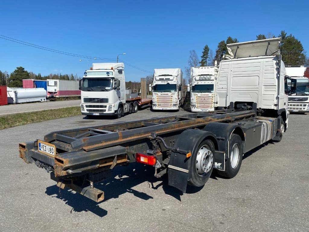 Volvo FM 13 - Camião transportador de contêineres/ Caixa móvel: foto 4 Volvo FM 13 - Camião transportador de contêineres/ Caixa móvel: foto 4