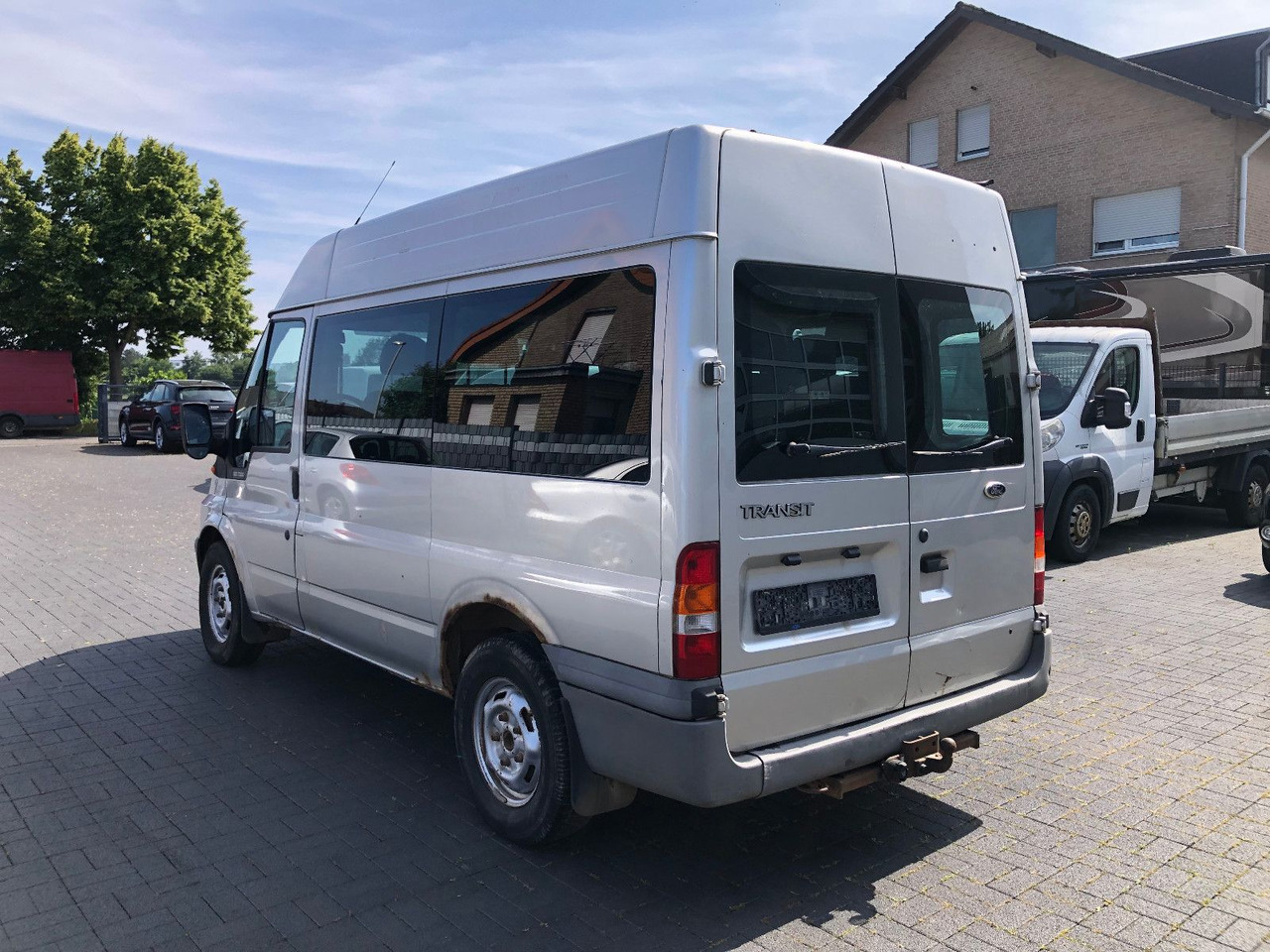 Ford Transit 2.4 TDi, Heckantrieb, 8-Sitzer, Klima - Furgão de passageiros: foto 4 Ford Transit 2.4 TDi, Heckantrieb, 8-Sitzer, Klima - Furgão de passageiros: foto 4
