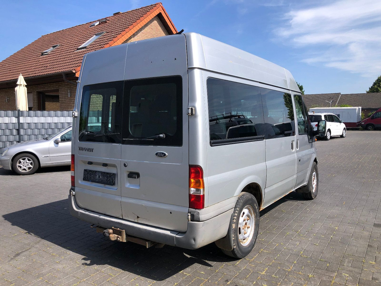 Ford Transit 2.4 TDi, Heckantrieb, 8-Sitzer, Klima - Furgão de passageiros: foto 2 Ford Transit 2.4 TDi, Heckantrieb, 8-Sitzer, Klima - Furgão de passageiros: foto 2