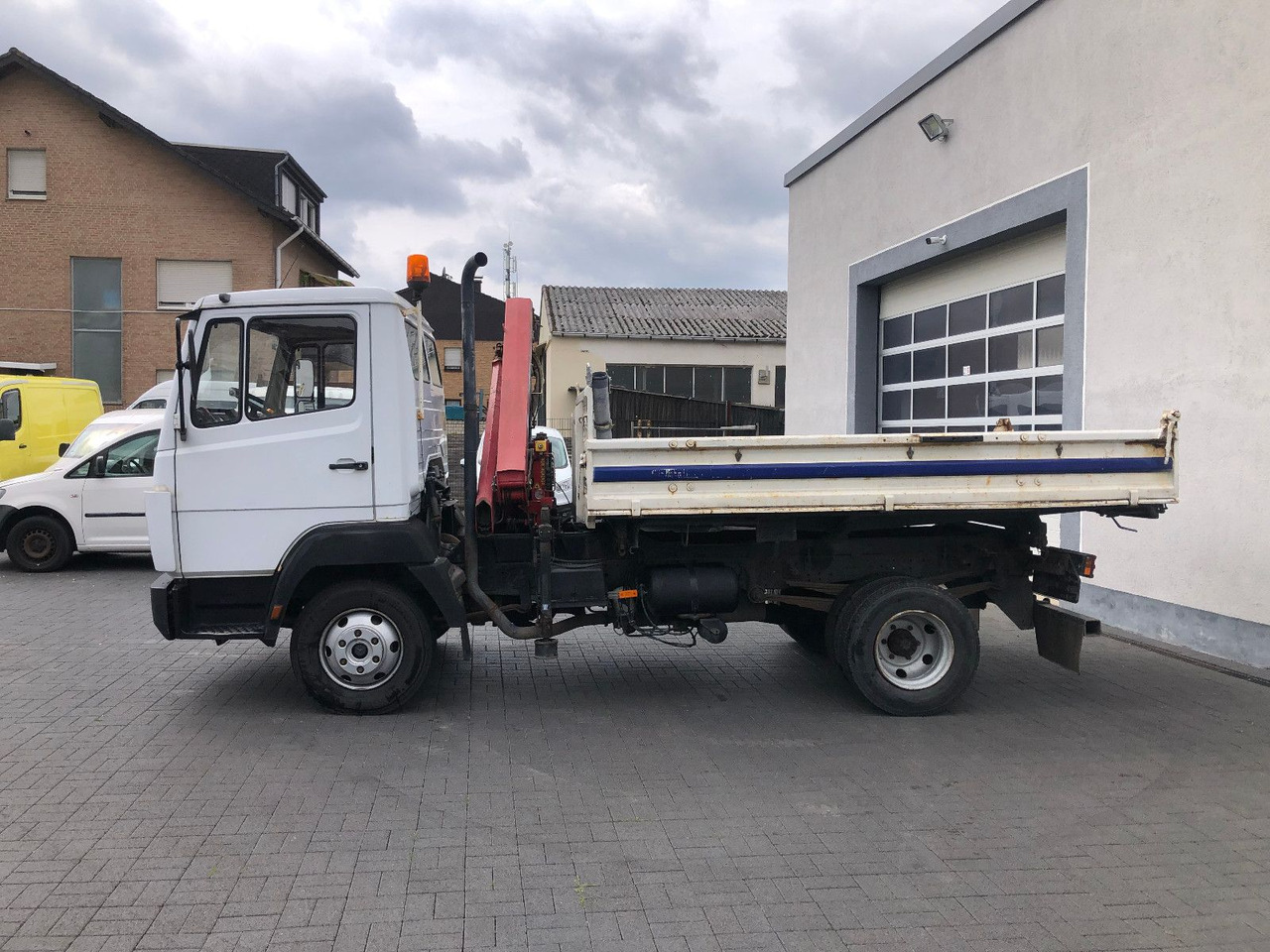 Mercedes-Benz 814 EcoPower, Kran - Carrinha basculante: foto 5 Mercedes-Benz 814 EcoPower, Kran - Carrinha basculante: foto 5