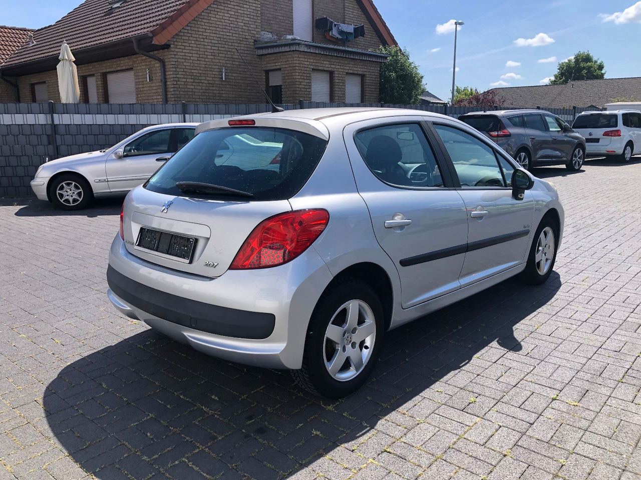 Peugeot 207 Urban Move 1.4i - Sedan: foto 2 Peugeot 207 Urban Move 1.4i - Sedan: foto 2