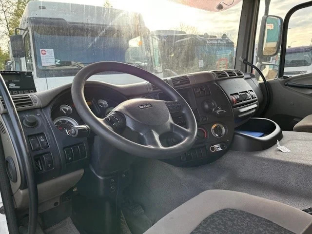 Camião isotérmico DAF CF 65.250 COOLING TRUCK WITH CARRIER D/E COOLER (EURO 5 / AS-TRONIC / 2.500 KG. LOADING PLATFORM): foto 8
