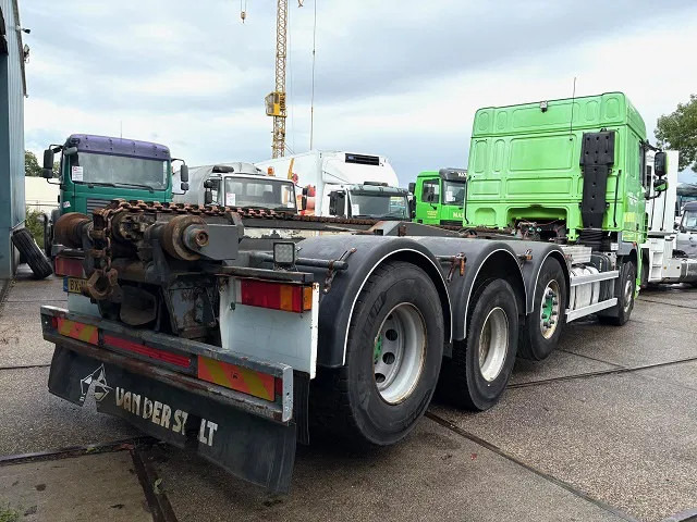 DAF XF 105.460 8x2 CHASSIS WITH MULTILIFT SYSTEM (ZF16 MANUAL GEARBOX / MX-BRAKE / 9.000 KG. FRONT-AXLE / LIFT-AXLES / FRIDGE / ETC. - Camião transportador de contêineres/ Caixa móvel: foto 3 DAF XF 105.460 8x2 CHASSIS WITH MULTILIFT SYSTEM (ZF16 MANUAL GEARBOX / MX-BRAKE / 9.000 KG. FRONT-AXLE / LIFT-AXLES / FRIDGE / ETC. - Camião transportador de contêineres/ Caixa móvel: foto 3
