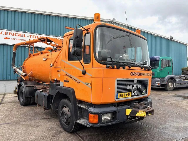 MAN F 15.192 (6-CILINDER) WITH GEESINK VACUUM TANK (MANUAL GEARBOX / P.T.O.) ORIGINAL DUTCH TRUCK - Caminhão limpa fossa: foto 2 MAN F 15.192 (6-CILINDER) WITH GEESINK VACUUM TANK (MANUAL GEARBOX / P.T.O.) ORIGINAL DUTCH TRUCK - Caminhão limpa fossa: foto 2