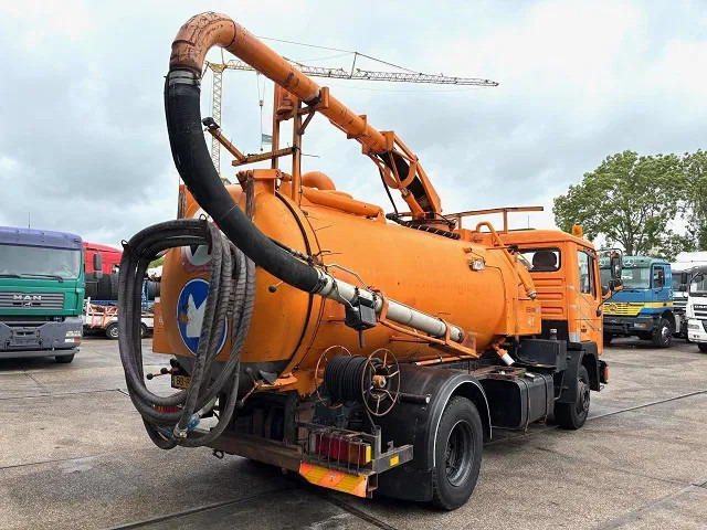 MAN F 15.192 (6-CILINDER) WITH GEESINK VACUUM TANK (MANUAL GEARBOX / P.T.O.) ORIGINAL DUTCH TRUCK - Caminhão limpa fossa: foto 3 MAN F 15.192 (6-CILINDER) WITH GEESINK VACUUM TANK (MANUAL GEARBOX / P.T.O.) ORIGINAL DUTCH TRUCK - Caminhão limpa fossa: foto 3