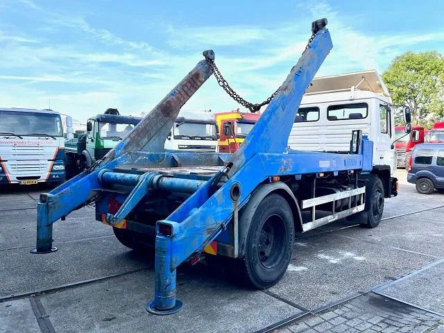 MAN F 18.232 (6 CILINDER) M90 WITH TELESCOPIC CONTAINER SYSTEM (8 GEARS MANUAL GEARBOX / EURO 1 (MECHANICAL PUMP AND INJECTORS)) - Camião multibenne: foto 3 MAN F 18.232 (6 CILINDER) M90 WITH TELESCOPIC CONTAINER SYSTEM (8 GEARS MANUAL GEARBOX / EURO 1 (MECHANICAL PUMP AND INJECTORS)) - Camião multibenne: foto 3
