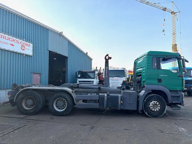 MAN TGA 26.360BB 6x4 FULL STEEL MULTILIFT HOOK-ARM (ZF16 MANUAL GEARBOX / FULL STEEL SUSPENSION / REDUCTION AXLES / AIRCONDITIONING) - Camião polibenne: foto 4 MAN TGA 26.360BB 6x4 FULL STEEL MULTILIFT HOOK-ARM (ZF16 MANUAL GEARBOX / FULL STEEL SUSPENSION / REDUCTION AXLES / AIRCONDITIONING) - Camião polibenne: foto 4