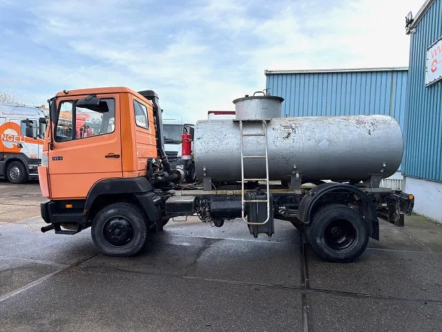 Mercedes-Benz 914 KO RHD 4x2 FULL STEEL TANK TRUCK (6-CILINDER ENGINE / MANUAL GEARBOX / FULL STEEL SUSPENSION) - Camião cisterna: foto 5 Mercedes-Benz 914 KO RHD 4x2 FULL STEEL TANK TRUCK (6-CILINDER ENGINE / MANUAL GEARBOX / FULL STEEL SUSPENSION) - Camião cisterna: foto 5