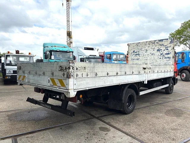 Mercedes-Benz LK 814 (6-CILINDER) WITH OPEN (TENT) BOX & ALUMNIUM SIDE BORDS (MANUAL GEARBOX / 3TH SEAT IN CABIN) - Camião de caixa aberta/ Plataforma: foto 3 Mercedes-Benz LK 814 (6-CILINDER) WITH OPEN (TENT) BOX & ALUMNIUM SIDE BORDS (MANUAL GEARBOX / 3TH SEAT IN CABIN) - Camião de caixa aberta/ Plataforma: foto 3