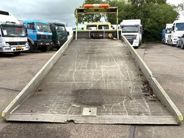 Camião transporte de veículos Mercedes-Benz LK 817 AUTO TRANSPORTER (6-CILINDER / FULL STEEL SUSPENSION / MANUAL GEARBOX / WINCH / ETC.): foto 7 Camião transporte de veículos Mercedes-Benz LK 817 AUTO TRANSPORTER (6-CILINDER / FULL STEEL SUSPENSION / MANUAL GEARBOX / WINCH / ETC.): foto 7