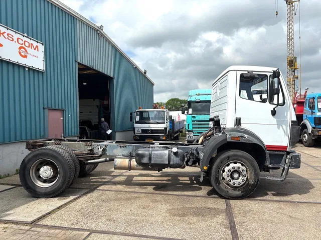 Mercedes-Benz SK 1824 4x2 FULL STEEL SUSPENSION CHASSIS (MANUAL GEARBOX / REDUCTION AXLE / FULL STEEL SUSPENSION) - Camião chassi: foto 4 Mercedes-Benz SK 1824 4x2 FULL STEEL SUSPENSION CHASSIS (MANUAL GEARBOX / REDUCTION AXLE / FULL STEEL SUSPENSION) - Camião chassi: foto 4