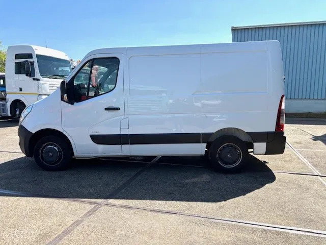 Opel Movano T3300 2.4CDTI L1H1 (EURO 6 / 6 GEARS MANUAL GEARBOX / AIRCONDITIONING / APPLE CARPLAY / REAR VIEW CAMERA / ETC) - Furgão compacto: foto 5 Opel Movano T3300 2.4CDTI L1H1 (EURO 6 / 6 GEARS MANUAL GEARBOX / AIRCONDITIONING / APPLE CARPLAY / REAR VIEW CAMERA / ETC) - Furgão compacto: foto 5