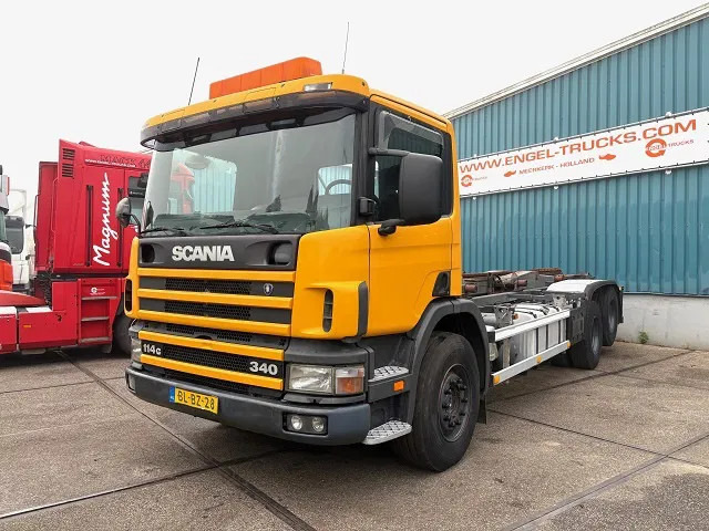 Scania P114-340 6x2 WITH MULTILIFT CONTAINERSYSTEM ONLY 80.500 KM!! ORIGINAL (10 TIRES / FULL STEEL SUSPENSION / 12 GEARS MANUAL GEARBO - Camião transportador de contêineres/ Caixa móvel: foto 1 Scania P114-340 6x2 WITH MULTILIFT CONTAINERSYSTEM ONLY 80.500 KM!! ORIGINAL (10 TIRES / FULL STEEL SUSPENSION / 12 GEARS MANUAL GEARBO - Camião transportador de contêineres/ Caixa móvel: foto 1