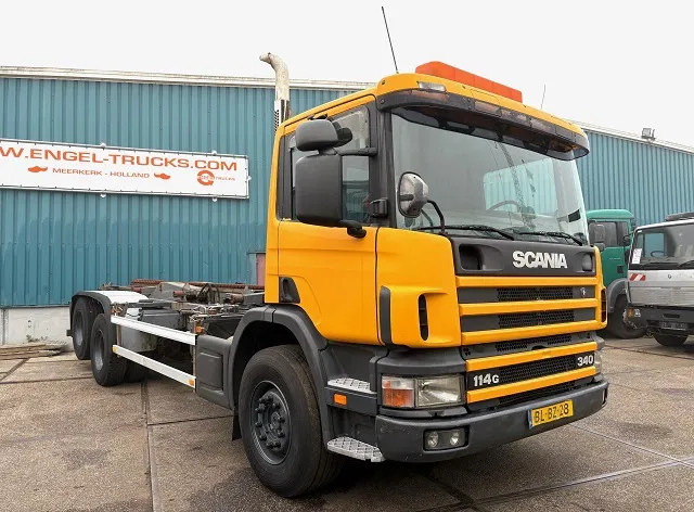 Scania P114-340 6x2 WITH MULTILIFT CONTAINERSYSTEM ONLY 80.500 KM!! ORIGINAL (10 TIRES / FULL STEEL SUSPENSION / 12 GEARS MANUAL GEARBO - Camião transportador de contêineres/ Caixa móvel: foto 2 Scania P114-340 6x2 WITH MULTILIFT CONTAINERSYSTEM ONLY 80.500 KM!! ORIGINAL (10 TIRES / FULL STEEL SUSPENSION / 12 GEARS MANUAL GEARBO - Camião transportador de contêineres/ Caixa móvel: foto 2