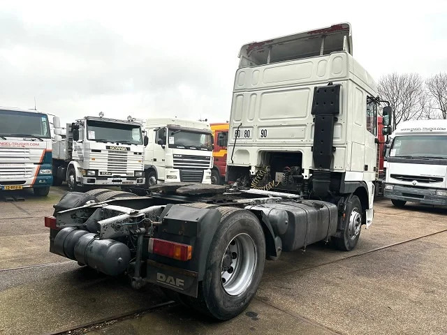 DAF 95.380 XF SPACECAB (EURO 2 (MECHANICAL PUMP & INJECTORS) / ZF16 MANUAL GEARBOX / AIRCONDITIONING) - Tractor: foto 3 DAF 95.380 XF SPACECAB (EURO 2 (MECHANICAL PUMP & INJECTORS) / ZF16 MANUAL GEARBOX / AIRCONDITIONING) - Tractor: foto 3