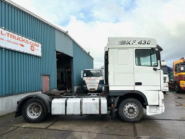 DAF 95.430 XF SPACECAB (EURO 3 / ZF16 MANUAL GEARBOX / ZF-INTARDER / AIRCONDITIONING) - Tractor: foto 4 DAF 95.430 XF SPACECAB (EURO 3 / ZF16 MANUAL GEARBOX / ZF-INTARDER / AIRCONDITIONING) - Tractor: foto 4