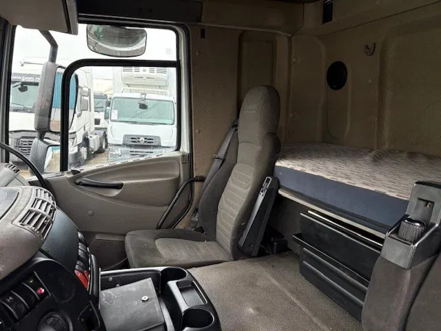 Locação financeira de DAF CF 85.460 SPACECAB 4x2 (AS-TRONIC / MX-BRAKE / AIRCONDITIONING / ADR-VLG / FRIDGE / EURO 5 / ETC.) DAF CF 85.460 SPACECAB 4x2 (AS-TRONIC / MX-BRAKE / AIRCONDITIONING / ADR-VLG / FRIDGE / EURO 5 / ETC.): foto 10