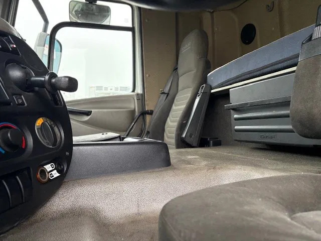 Locação financeira de DAF CF 85.460 SPACECAB 4x2 (AS-TRONIC / MX-BRAKE / AIRCONDITIONING / ADR-VLG / FRIDGE / EURO 5 / ETC.) DAF CF 85.460 SPACECAB 4x2 (AS-TRONIC / MX-BRAKE / AIRCONDITIONING / ADR-VLG / FRIDGE / EURO 5 / ETC.): foto 9