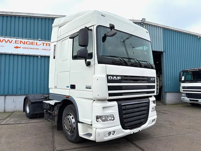 DAF XF 105.460 ATE SPACECAB 4x2 ONLY 835.500 KM (ZF-MANUAL GEARBOX / ZF-INTARDER / AIRCONDITIONING / EURO 5) - Tractor: foto 2 DAF XF 105.460 ATE SPACECAB 4x2 ONLY 835.500 KM (ZF-MANUAL GEARBOX / ZF-INTARDER / AIRCONDITIONING / EURO 5) - Tractor: foto 2