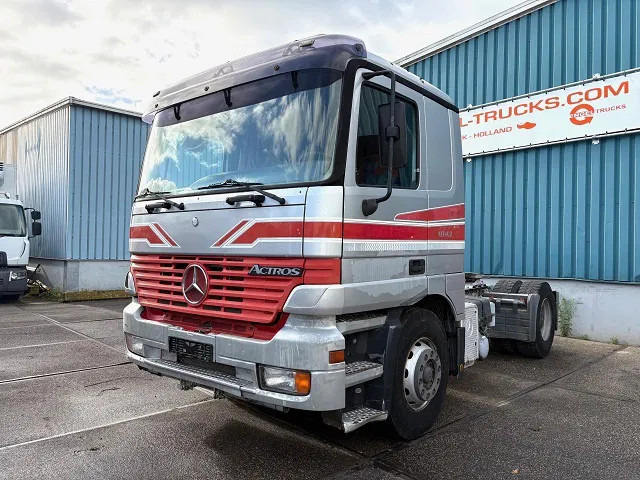 Mercedes-Benz Actros 1843 LS SLEEPERCAB (MP1) (ZF16 MANUAL GEARBOX / REDUCTION AXLE / AIRCONDITIONING / ETC.) - Tractor: foto 1 Mercedes-Benz Actros 1843 LS SLEEPERCAB (MP1) (ZF16 MANUAL GEARBOX / REDUCTION AXLE / AIRCONDITIONING / ETC.) - Tractor: foto 1