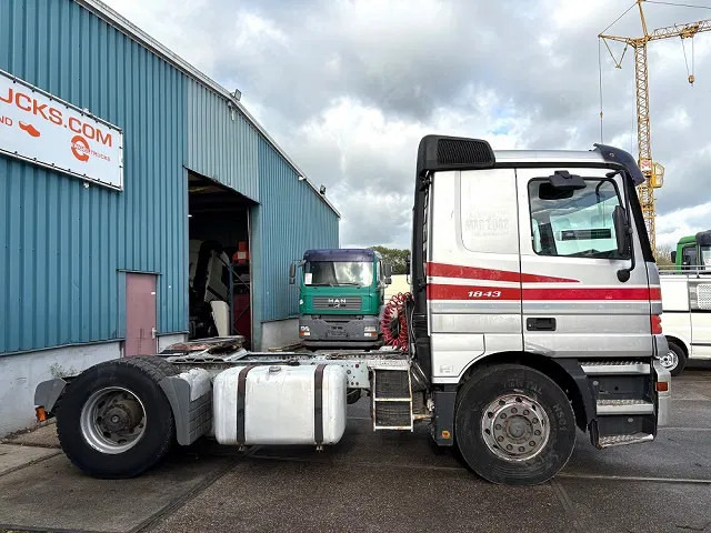 Mercedes-Benz Actros 1843 LS SLEEPERCAB (MP1) (ZF16 MANUAL GEARBOX / REDUCTION AXLES / AIRCONDITIONING / ETC.) - Tractor: foto 4 Mercedes-Benz Actros 1843 LS SLEEPERCAB (MP1) (ZF16 MANUAL GEARBOX / REDUCTION AXLES / AIRCONDITIONING / ETC.) - Tractor: foto 4