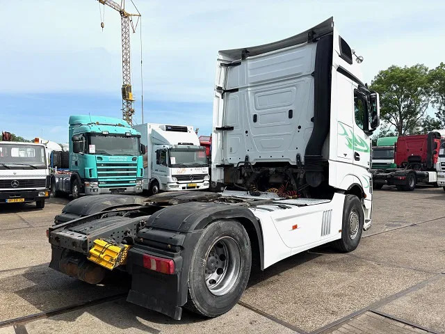 Mercedes-Benz Actros 1845 LS BIGSPACE (RETARDER / EURO 5 / TELLIGENT GEARBOX / FULL SPOILERSET / 2x DIESELTANK / AIRCONDITIONING) - Tractor: foto 3 Mercedes-Benz Actros 1845 LS BIGSPACE (RETARDER / EURO 5 / TELLIGENT GEARBOX / FULL SPOILERSET / 2x DIESELTANK / AIRCONDITIONING) - Tractor: foto 3