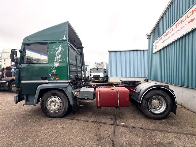 Renault R385 Major (2 CULASSE / LAMES / GRAND PONT / 2 CILINDER HEADS / STEEL SUSPENSION / REDUCTION AXLE) - Tractor: foto 5 Renault R385 Major (2 CULASSE / LAMES / GRAND PONT / 2 CILINDER HEADS / STEEL SUSPENSION / REDUCTION AXLE) - Tractor: foto 5