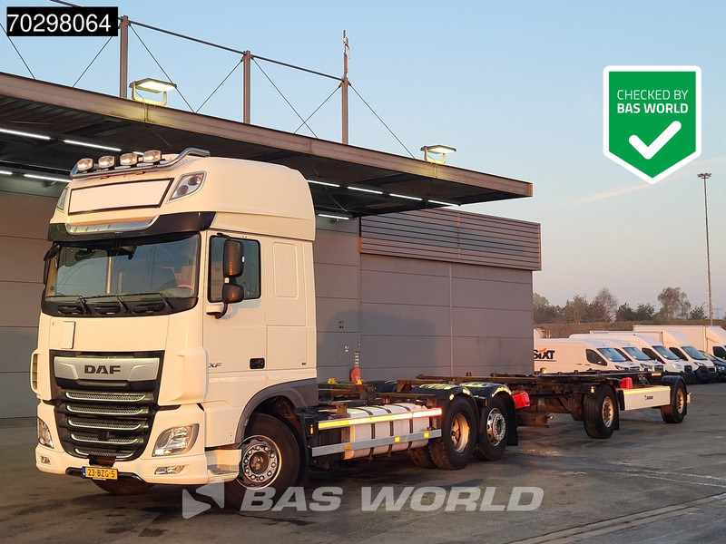 DAF XF 450 XF 6X2 NL-Truck Combi Retarder 2xTanks Lift-axle Standairco ACC Euro 6 - Camião transportador de contêineres/ Caixa móvel: foto 1 DAF XF 450 XF 6X2 NL-Truck Combi Retarder 2xTanks Lift-axle Standairco ACC Euro 6 - Camião transportador de contêineres/ Caixa móvel: foto 1