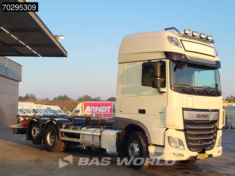 DAF XF 450 XF 6X2 NL-Truck Retarder 2xTanks Lift-axle Standairco ACC Euro 6 - Camião transportador de contêineres/ Caixa móvel: foto 3 DAF XF 450 XF 6X2 NL-Truck Retarder 2xTanks Lift-axle Standairco ACC Euro 6 - Camião transportador de contêineres/ Caixa móvel: foto 3