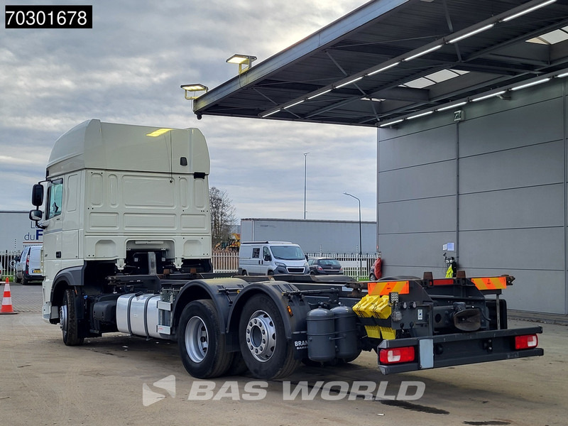 DAF XF 480 6X2 FAN Retarder Lift+Steering Axle Full Air Euro 6 - Camião transportador de contêineres/ Caixa móvel: foto 2 DAF XF 480 6X2 FAN Retarder Lift+Steering Axle Full Air Euro 6 - Camião transportador de contêineres/ Caixa móvel: foto 2