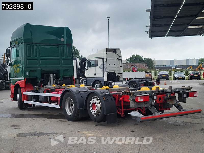 DAF XF 480 6X2 Retarder BDF Lift-Axle Automatic Navi ACC Euro 6 - Camião transportador de contêineres/ Caixa móvel: foto 2 DAF XF 480 6X2 Retarder BDF Lift-Axle Automatic Navi ACC Euro 6 - Camião transportador de contêineres/ Caixa móvel: foto 2