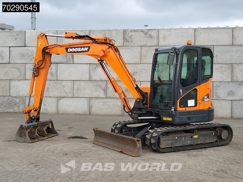 Doosan DX62R-3 - Mini escavadeira: foto 2 Doosan DX62R-3 - Mini escavadeira: foto 2