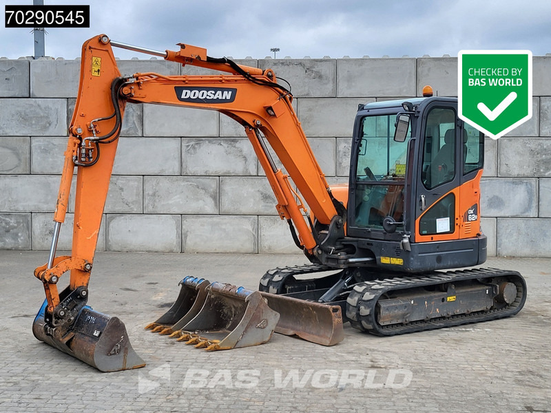 Doosan DX62R-3 - Mini escavadeira: foto 1 Doosan DX62R-3 - Mini escavadeira: foto 1