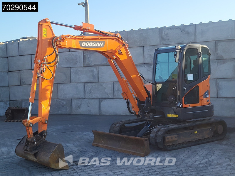 Mini escavadeira Doosan DX63-3: foto 5