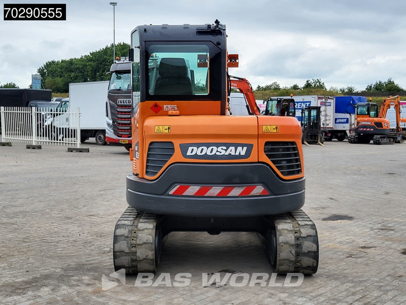Doosan DX63-3 - Mini escavadeira: foto 5 Doosan DX63-3 - Mini escavadeira: foto 5