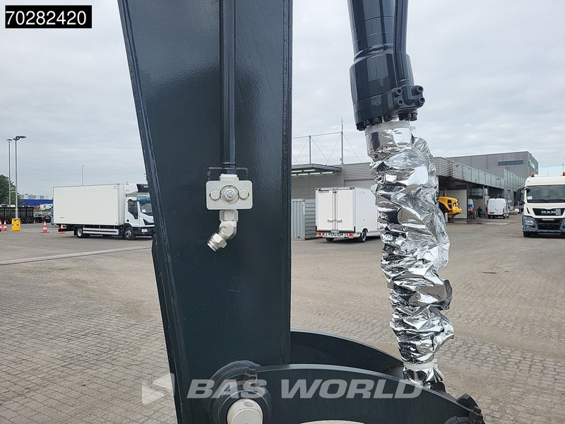 Escavadora de rastos novo Hyundai HX130 N A/C: foto 12 Escavadora de rastos novo Hyundai HX130 N A/C: foto 12