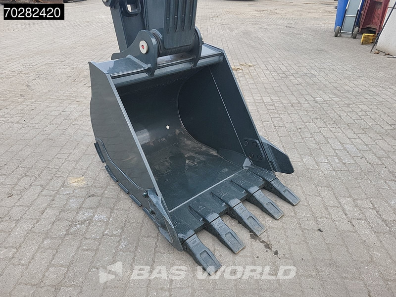 Escavadora de rastos novo Hyundai HX130 N A/C: foto 13 Escavadora de rastos novo Hyundai HX130 N A/C: foto 13