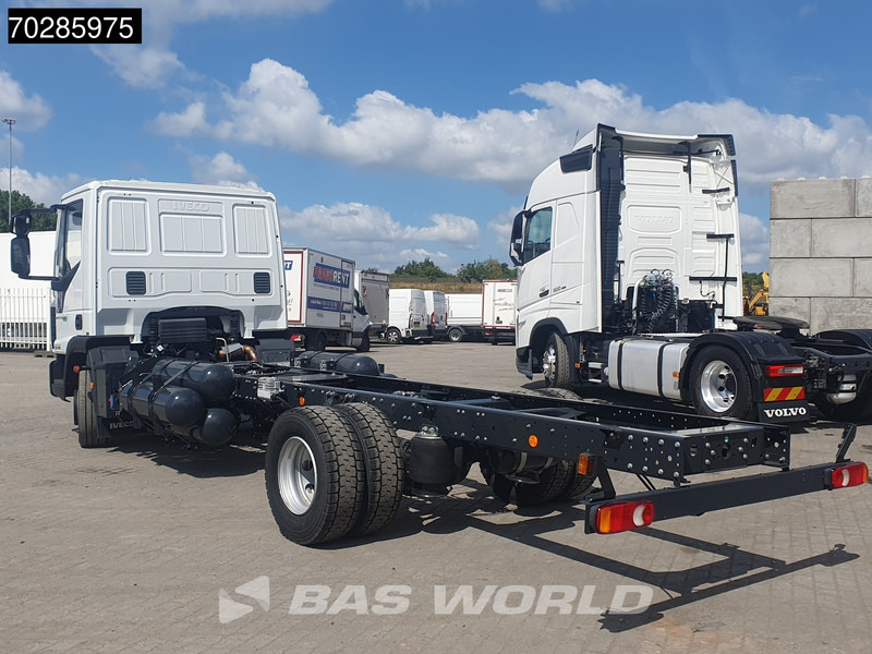 Iveco Eurocargo 120LE210 4X2 NEW 12tons chassis! CNG Engine TELMA Retarder Manual Euro 6 - Camião chassi: foto 2 Iveco Eurocargo 120LE210 4X2 NEW 12tons chassis! CNG Engine TELMA Retarder Manual Euro 6 - Camião chassi: foto 2